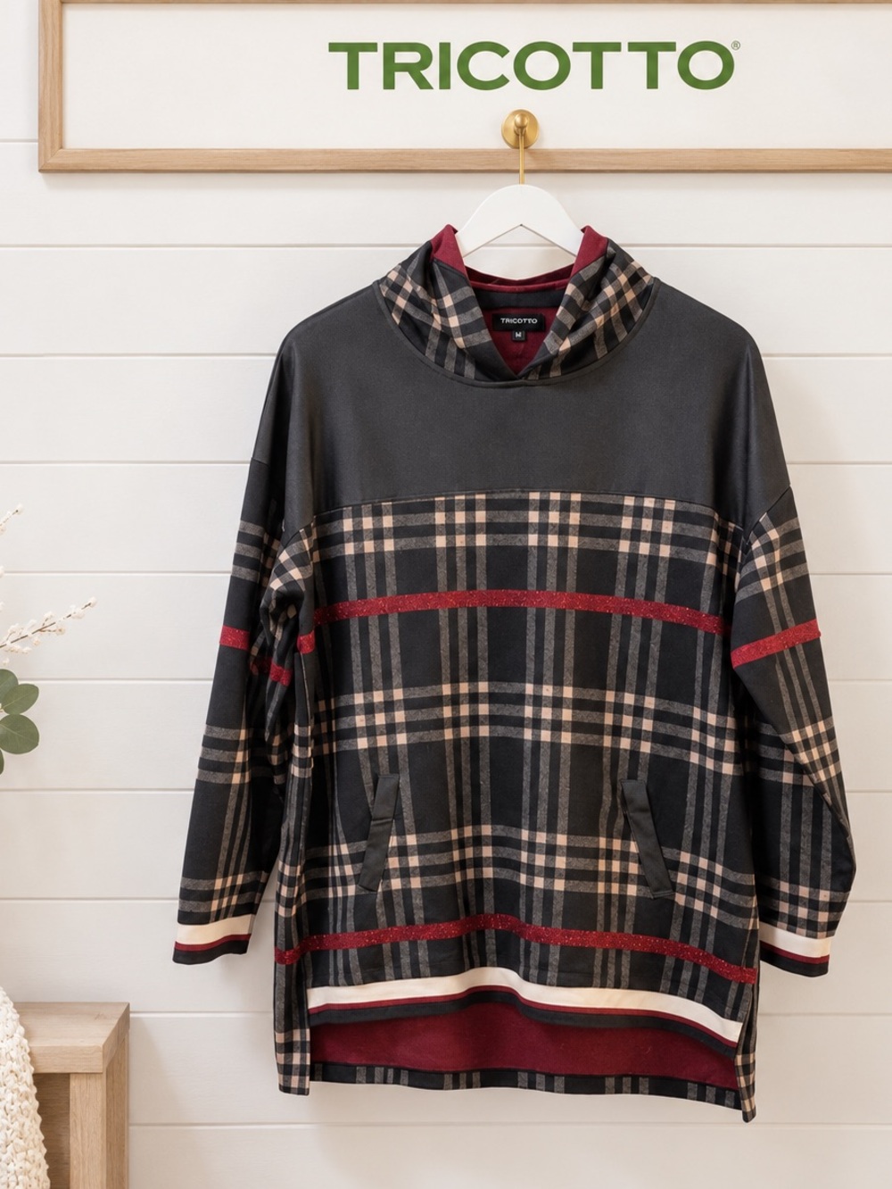 TRICOTTO Black Plaid Hooded Tunic Sweater – Burgundy Accents – Size L